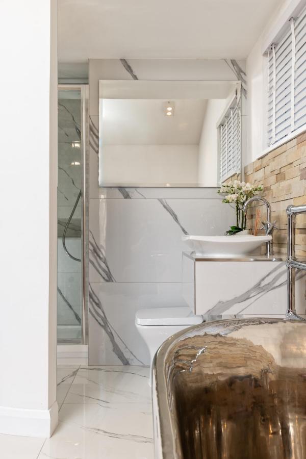 Relax In Super Size Copper Tub - 2 Bedroom Villa อินเวอร์เนส ภายนอก รูปภาพ